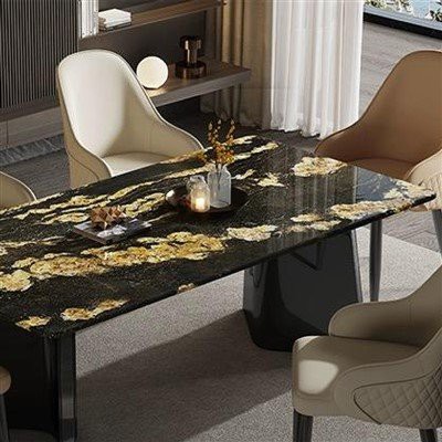 豪華な石のテーブル